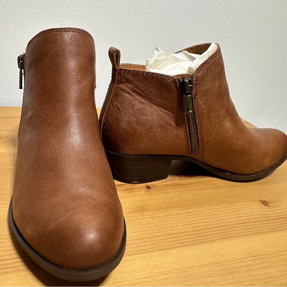 Lucky Brand | Ankle Leather Bootie | Round Toe Block Heel Boots | 7 Wide - Picture 5 of 10